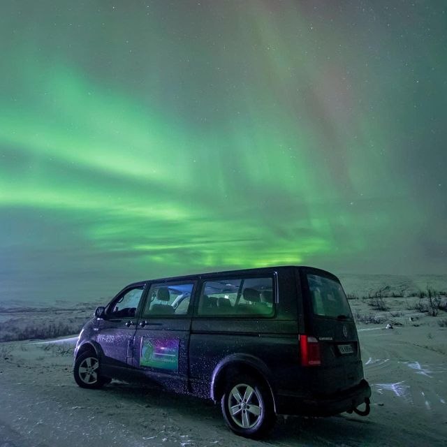 Minivan 8 seats for northern lights tours